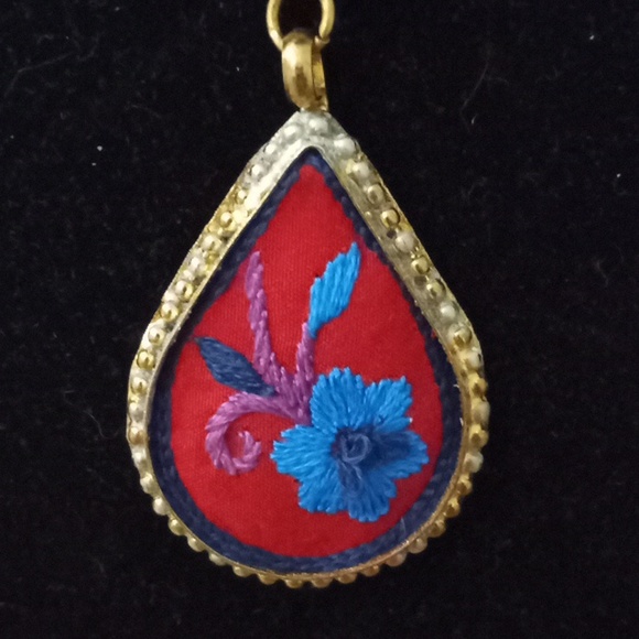 Cross-Stitch Floral Fashion Necklace - Picture 2 of 8